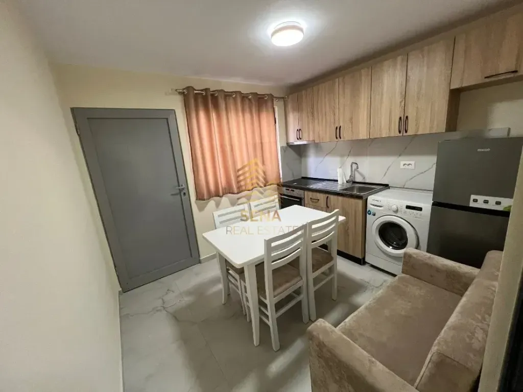Qira, Apartament, 1+1, Shkolla e Bashkuar, 40.000 Leke/Muaj