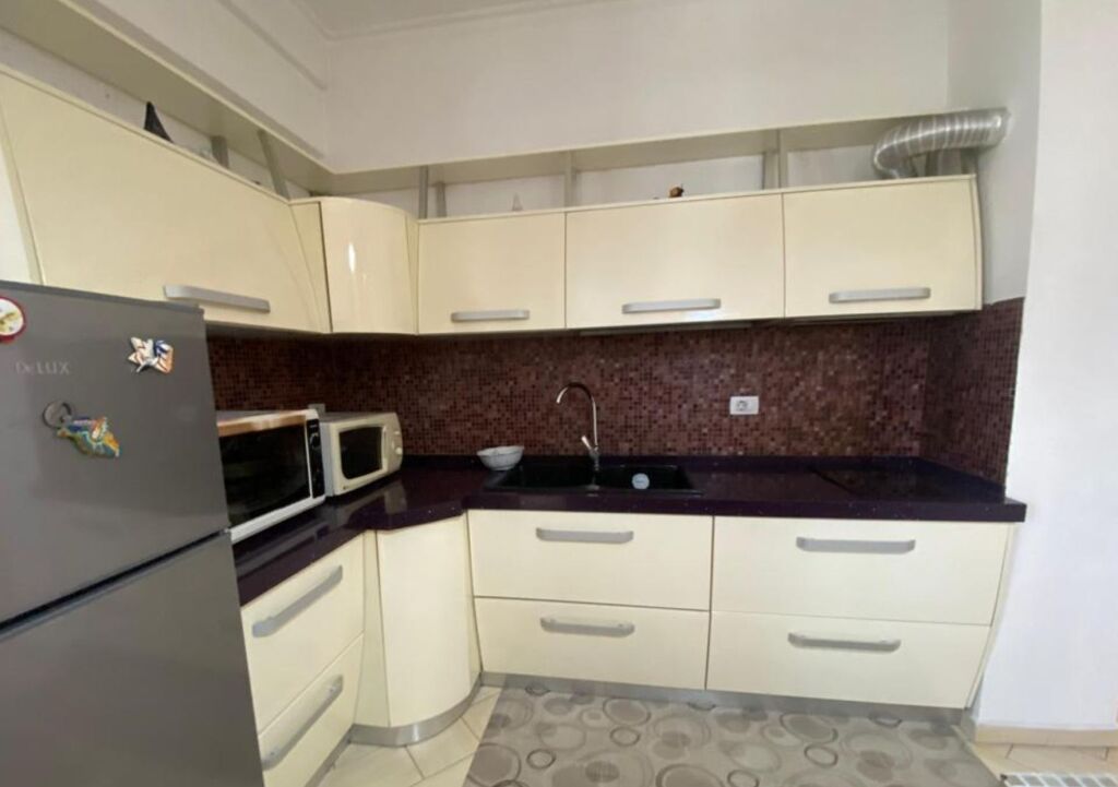 JAPIM APARTAMENT 1+1 ME QERA