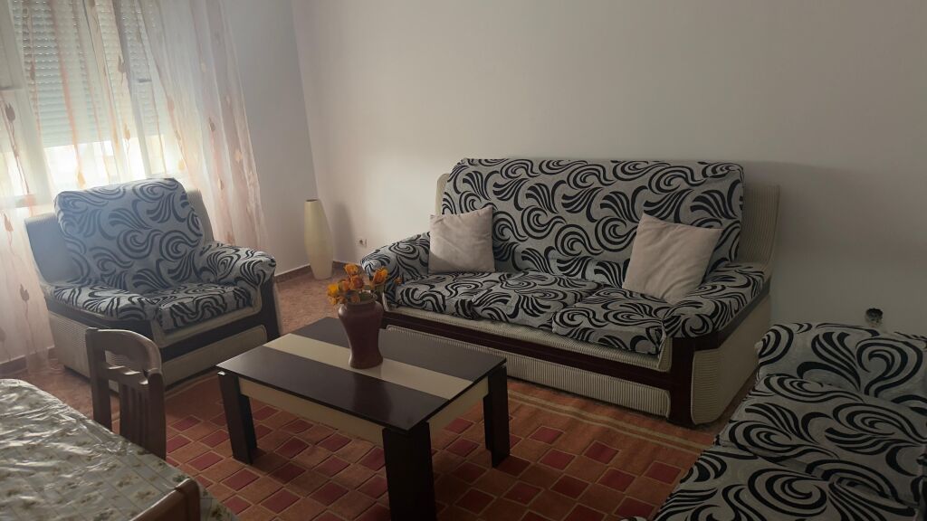 In Affitto Appartamento 2+1+1 Balcone