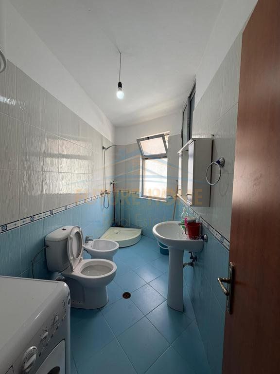 Shitet Apartament 2+1, Fresk