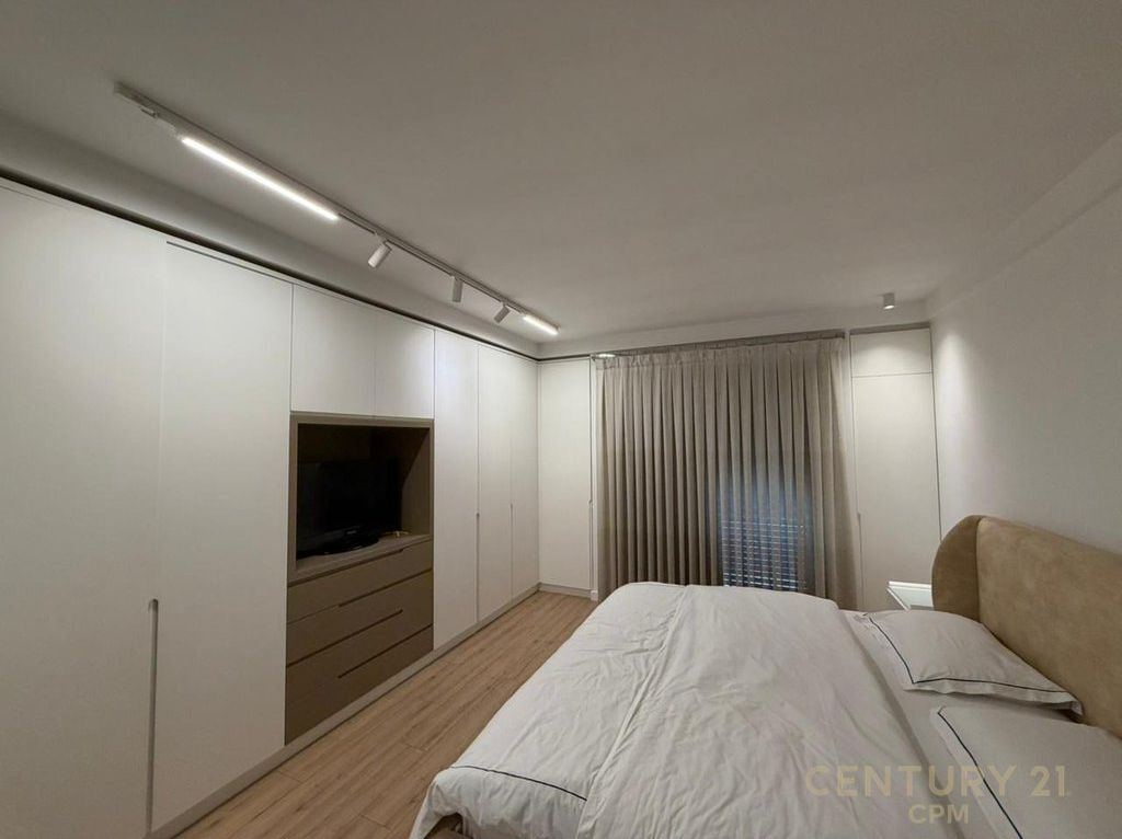 APPARTAMENTO 2+1 CON POSTO AUTO IN AFFITTO VICINO AL COMUNE DI PARIS!