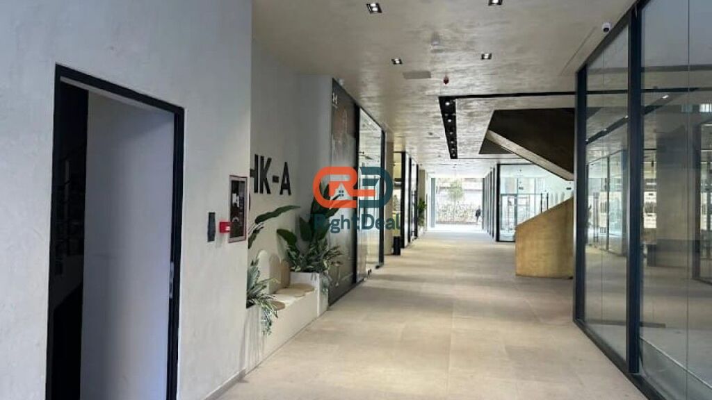 Al Golden Tower, Appartamento 2+1+2 in Affitto Ideale per Uffici, Con Vista Libera Dal Centro di Tirana!!