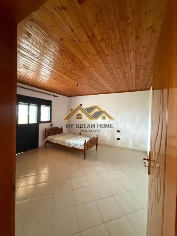 Okazion! Shitet vile 2-kateshe ne Bisht-Kamez!