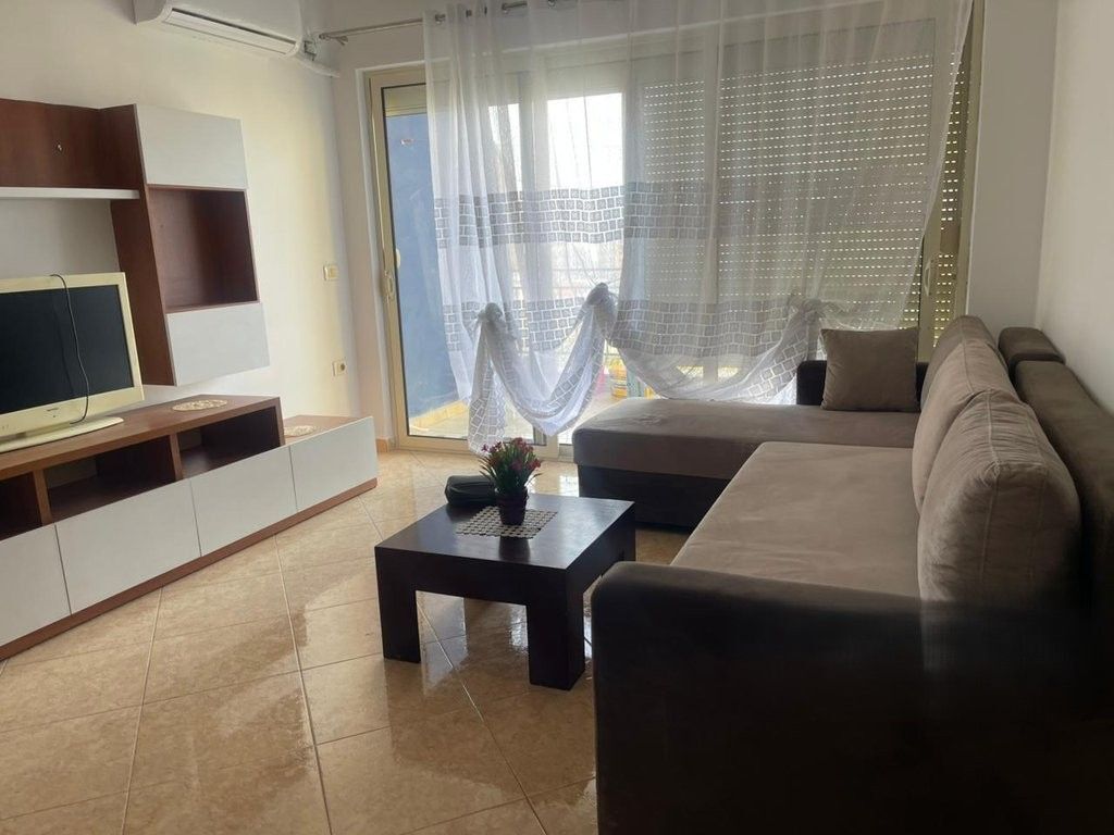 IN AFFITTO APPARTAMENTO 2+1 NELLA ZONA DI FUSHËN E AVIACIONIT 550 € /Mese