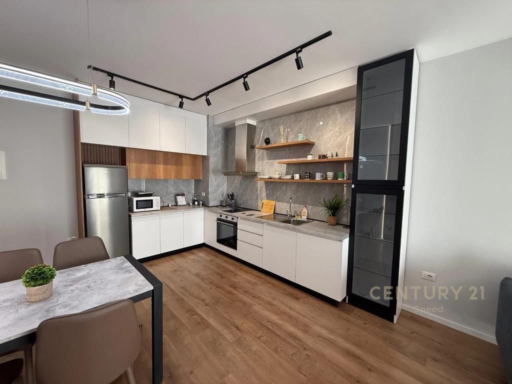 Apartament 1+1 me Post Parkimi për Qira tek Shkolla e Kuqe!