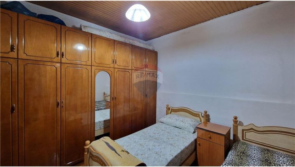 🏡 Shtëpi Private për Shitje – Vlorë (Çole, Lagjja “24 Maj”)