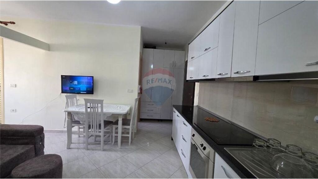 🏡 Studio – Për Qira | Lungomare, Vlorë | 100 m nga deti 🌊