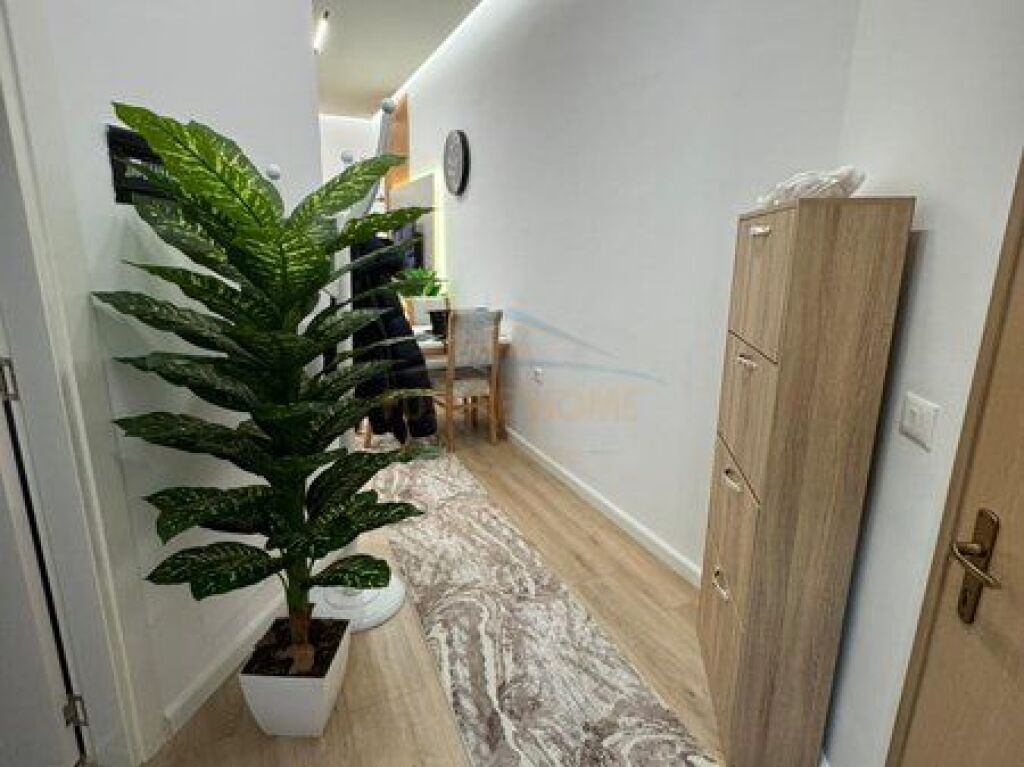 Shitet, Apartament 2+1, Fresk, Tiranë.
