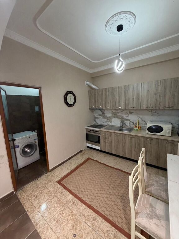 JEPET APARTAMENT ME QERA 1+1 KINOSTUDIO