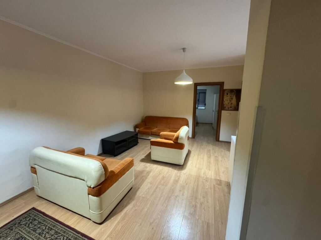 Shitet apartament ne Astir
