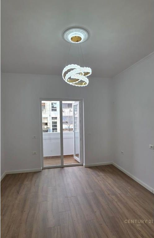 Shitet Apartament 2+1 tek Rruga Bardhyl 148,000 €