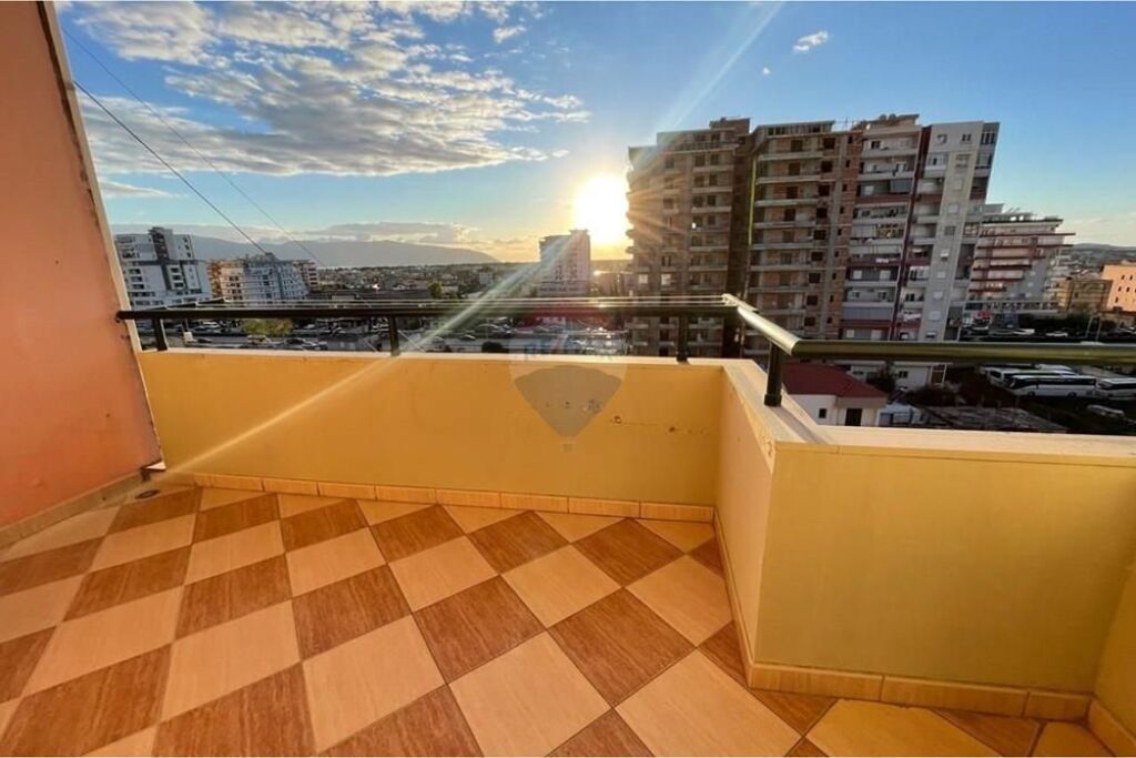 🏡 Appartamento 4+1 in Affitto – Centro, Valona
