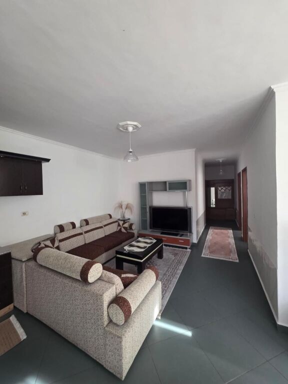 Apartament 2+1 I mobiluar afer wellit me 450€