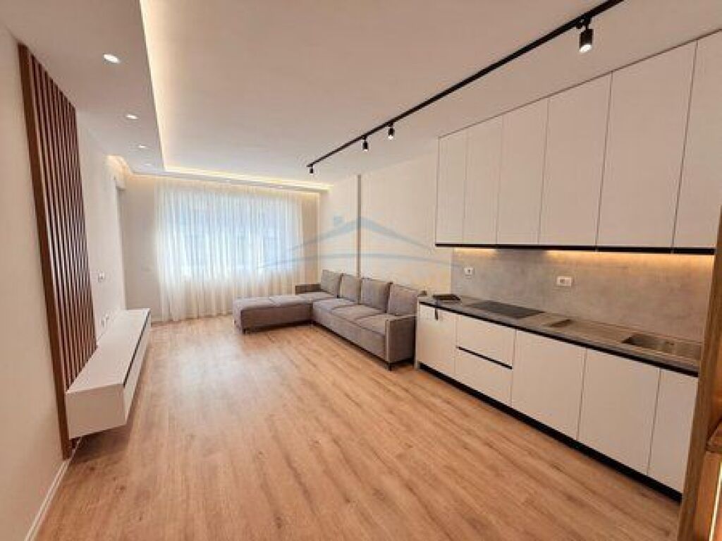 Shitet, Apartament 2+1, Univers City