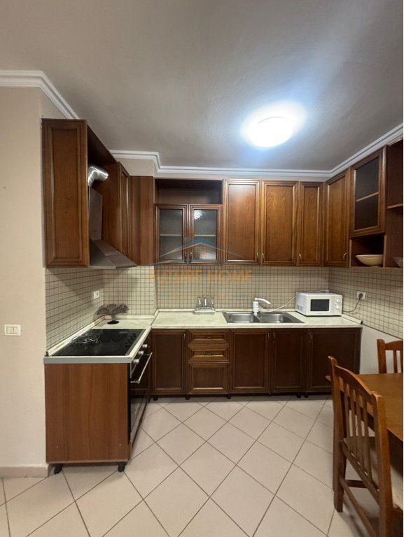 Qera, Apartament 1+1 Rruga Bogdanëve, Tiranë.