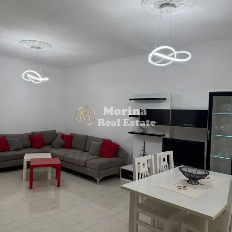 Qera | Shtëpi private 2 + 1 | Sauk | 500 €/muaj