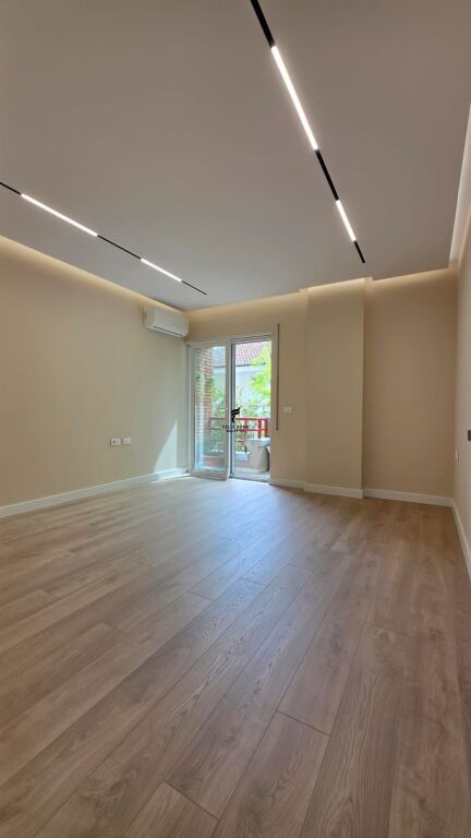 ZYRE ME QERA 131M2 AIR ALBANIA 250.000 LEKE FH-66812