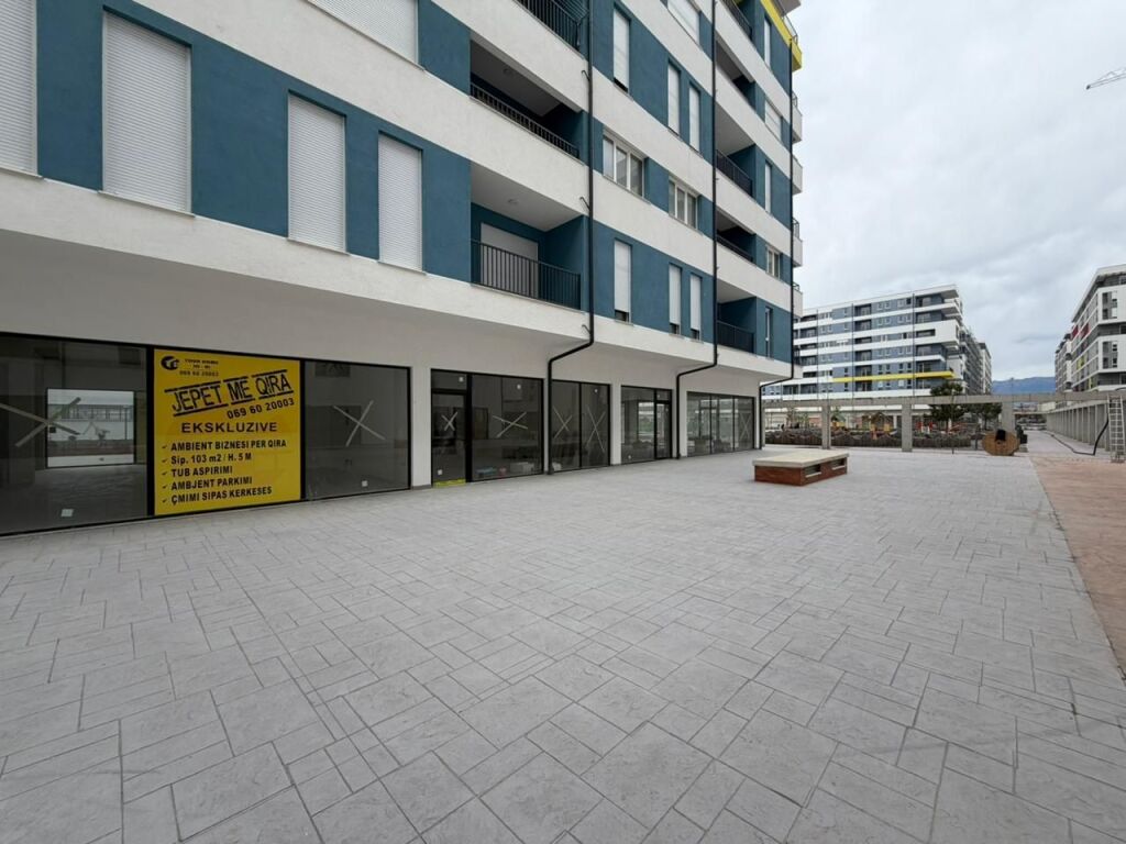 Locale commerciale in affitto presso Univers City vicino a QTU.