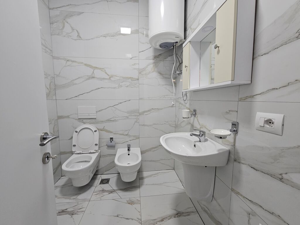 Univers city Jepet me qera apartament 2+1+2