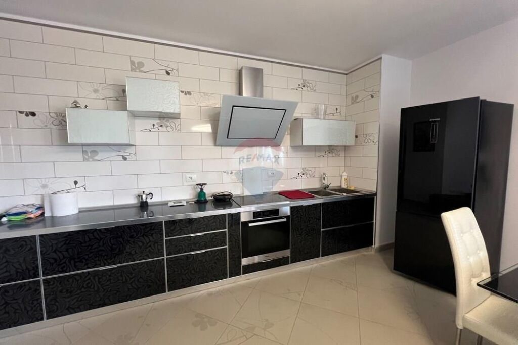 🏡 Appartamento 2+1 in Affitto – Lungomare, Vlorë (Zona Oslo)