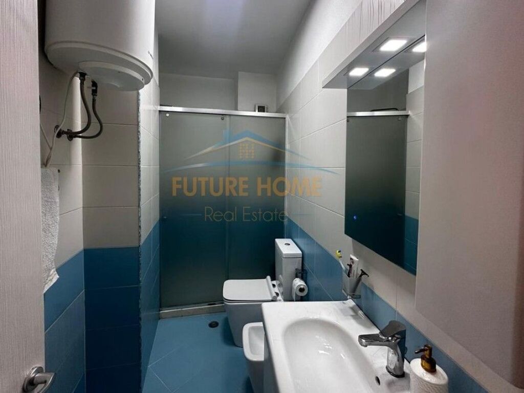 Shitet, Apartament 3+1+2 ,Unaza e Re ,Tiranë