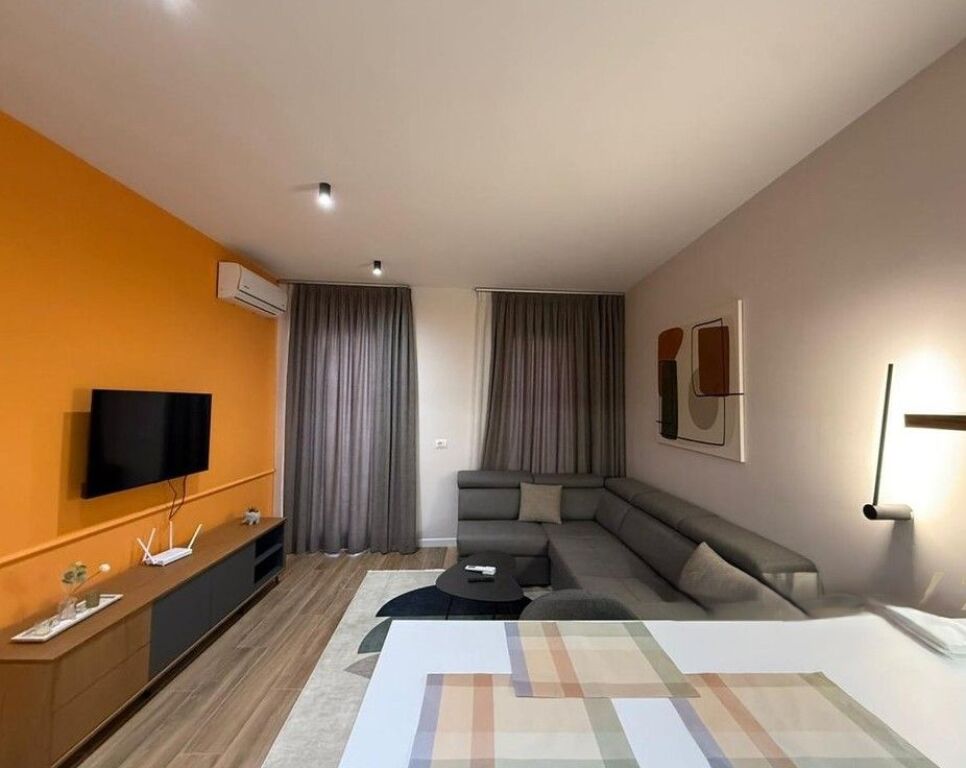 Shitet apartament 1+1 i investuar tek Rruga “Siri Kodra”!
