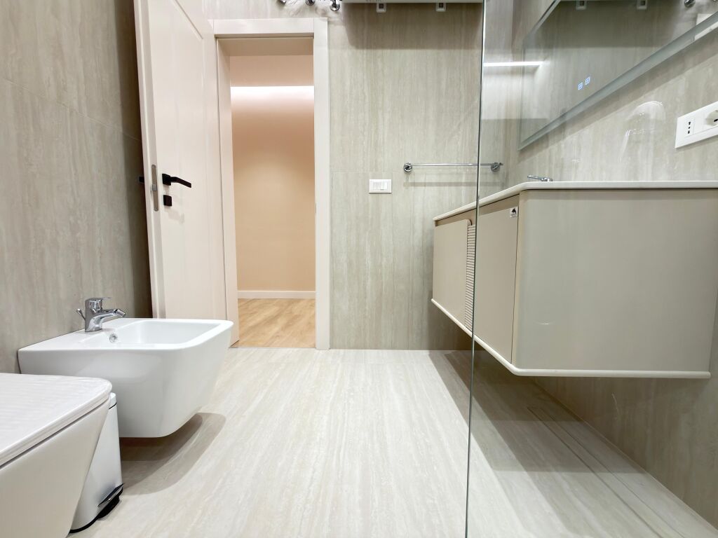 🏢 Ambjent per zyra me qira – pranë Stadiumit Air Albania