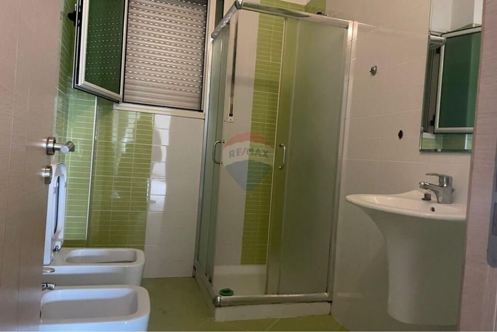 🏡 Apartament 3+1 me Qira – Pranë Parkut Aulona, Vlorë