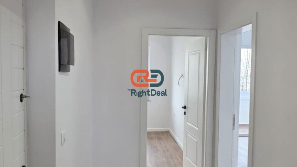 Buze Unazes Se Vogel, Shitet Apartament 2+1, Me Lokacion Dhe Orientim Perfekt!!