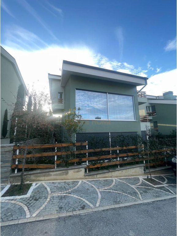 In vendita, villa su 2 piani, Longhill Residence, Tirane