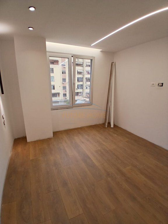 Shitet Apartament 1+1, 21 Dhjetori