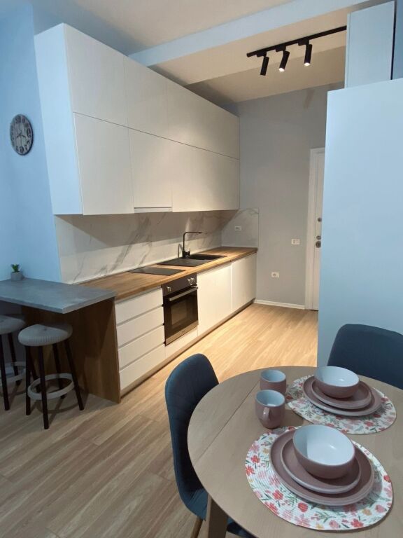 In affitto 1+1 al Kompleksi Magnet 60.000 Leke