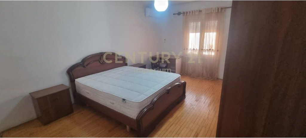 Appartamento 2+1 con cucina separata e 2 balconi in AFFITTO – Laprakë, Tirana