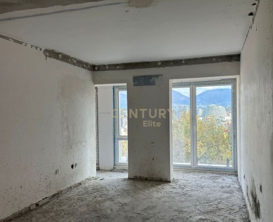 Godinë multifunksionale për qera