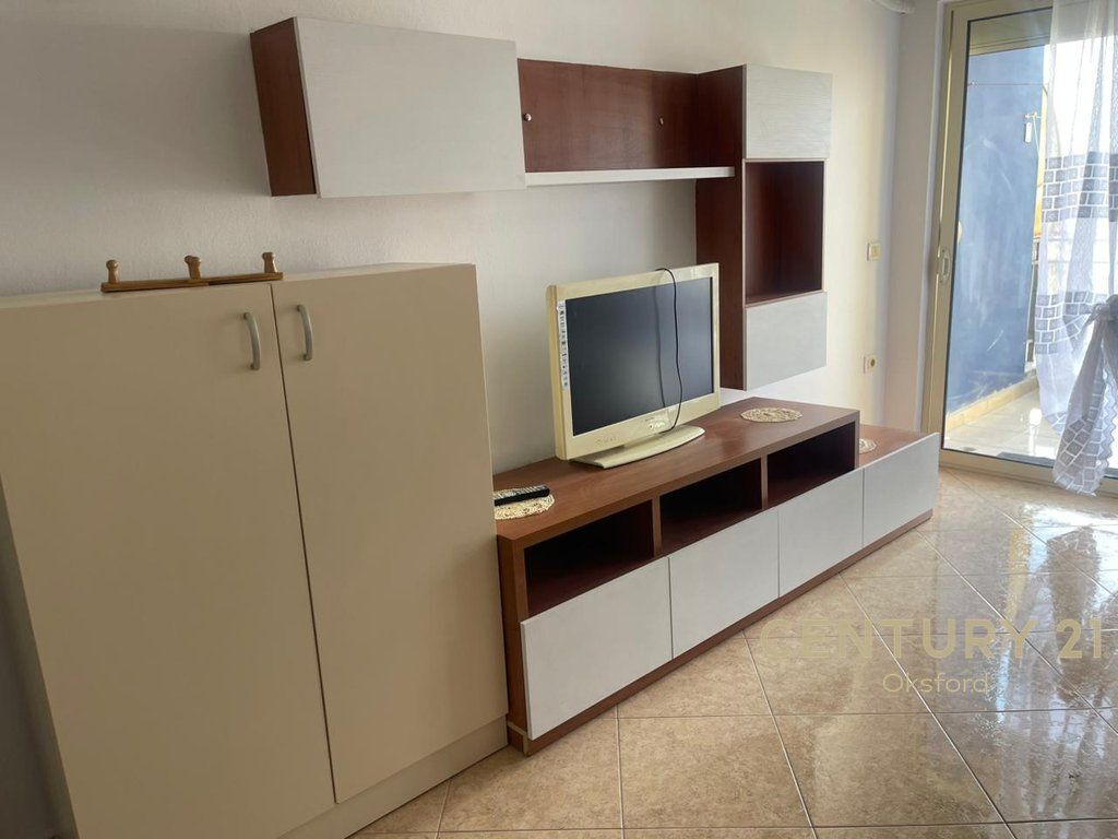 PËR QIRA APARTAMENT 2+1 NË FUSHËN E AVIACIONIT