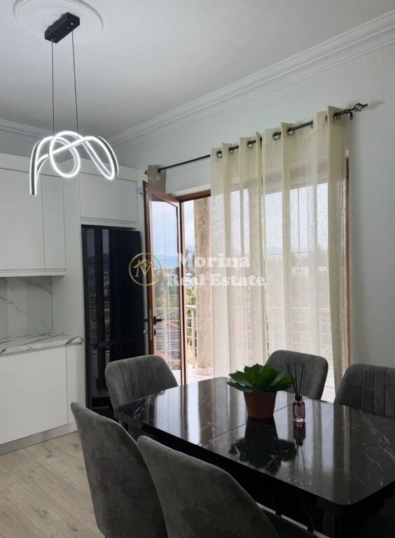 Qera | Shtëpi private 2 + 1 | Sauk | 600 €/muaj.