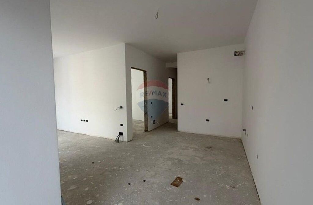 Appartamento 2+1- In Vendita - Via Ali Demi, Tirana  ID: 530181090-88