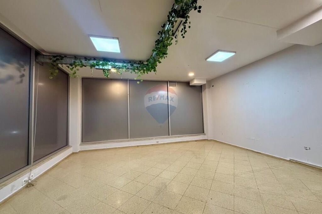 Ufficio - In Vendita - Kodra e Diellit 1, Tirana