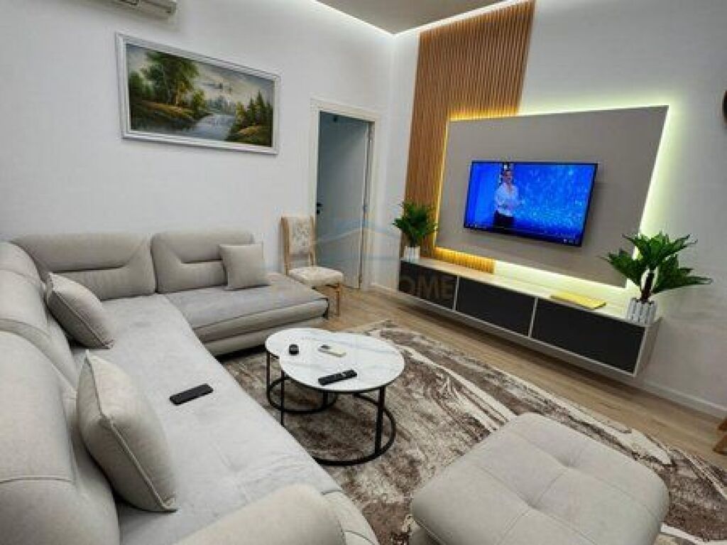 Shitet, Apartament 2+1, Fresk, Tiranë.