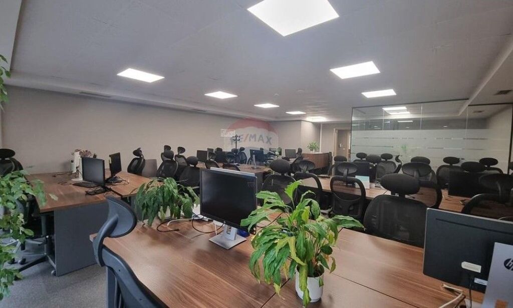 Zyrë - Për Qira - Libri Universitar, Tiranë