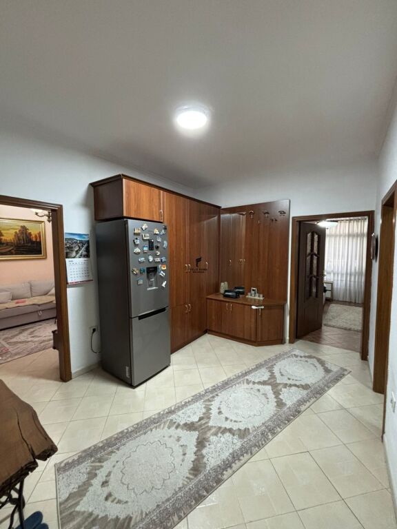 SHITET APARTAMENT 2+1 5 MAJI 12.500.000 LEKE FH-66918