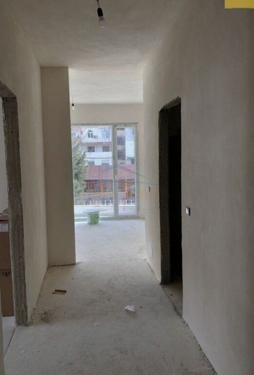 Shitet, Apartament 2+1+2, Ali Demi