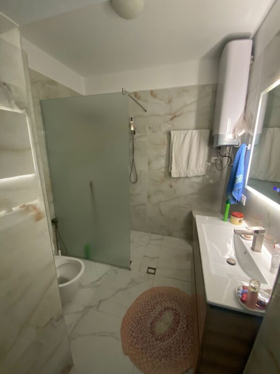 Apartament 2+1 + 3 ballkone te Eleonora