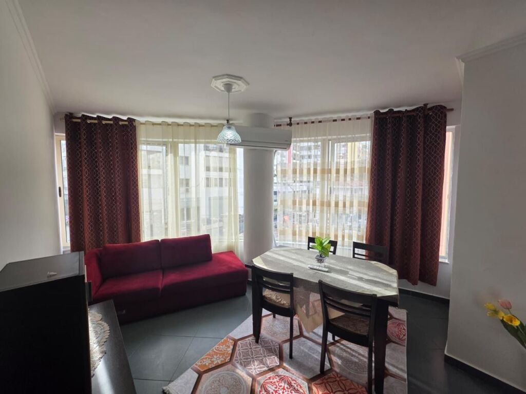 Apartament 2+1 I mobiluar afer wellit me 450€