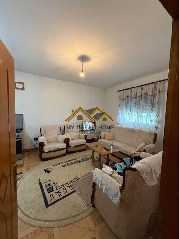 Okazion! Shitet vile 2-kateshe ne Bisht-Kamez!