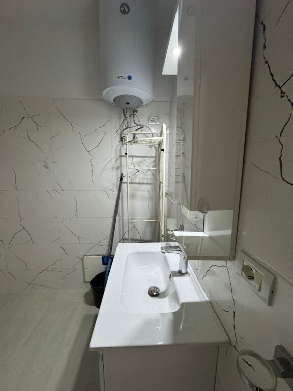 Apartment 1+1 for rent, Barrikadave Street, Near Lidhja e Prizrenit school
