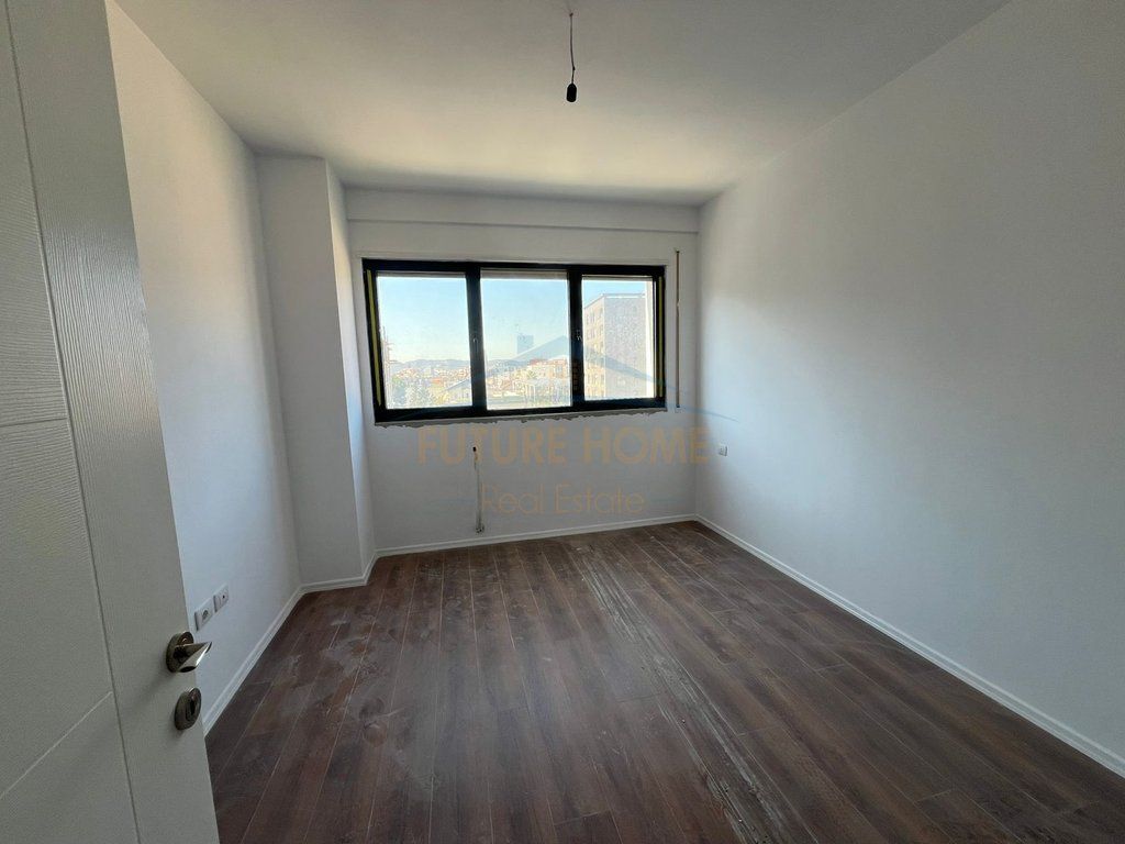 Shitet Apartament 2+1+2+Post Parkimi, ASL 2