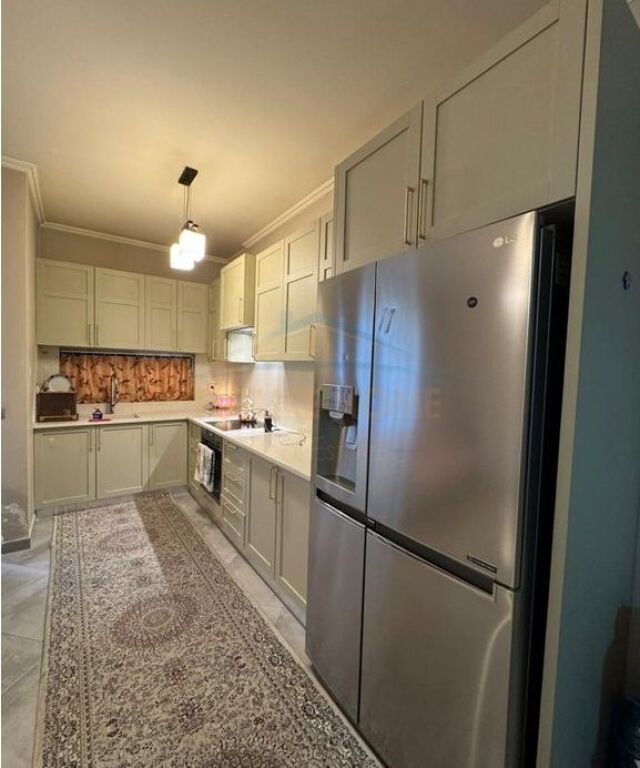 Shitet,Apartament 2+1+2, Kompleksi Tower Bridge,Rruga e Dibres.