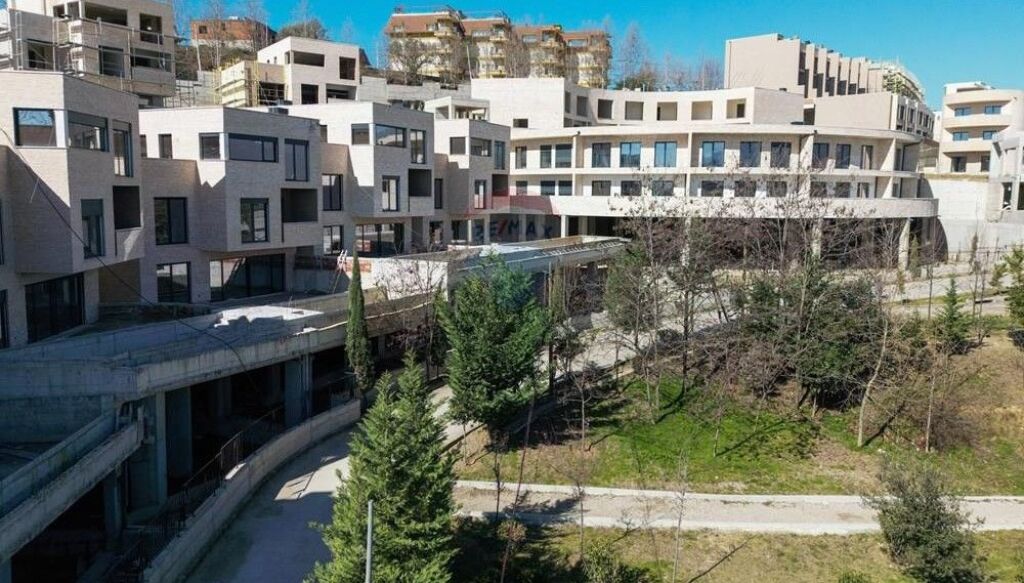 Triplex - In Vendita - Farkë, Tirana