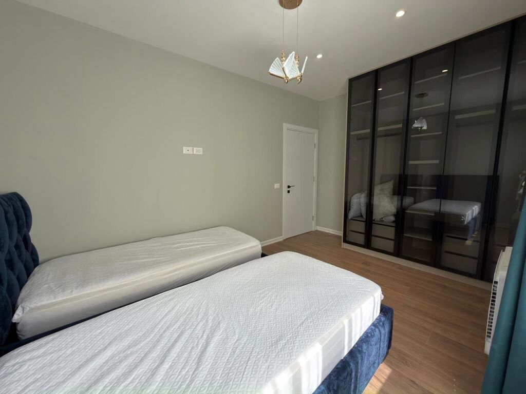 APARTAMENT 2+1+2+ POST PARKIMI | ME QIRA | LIQENI I FARKËS